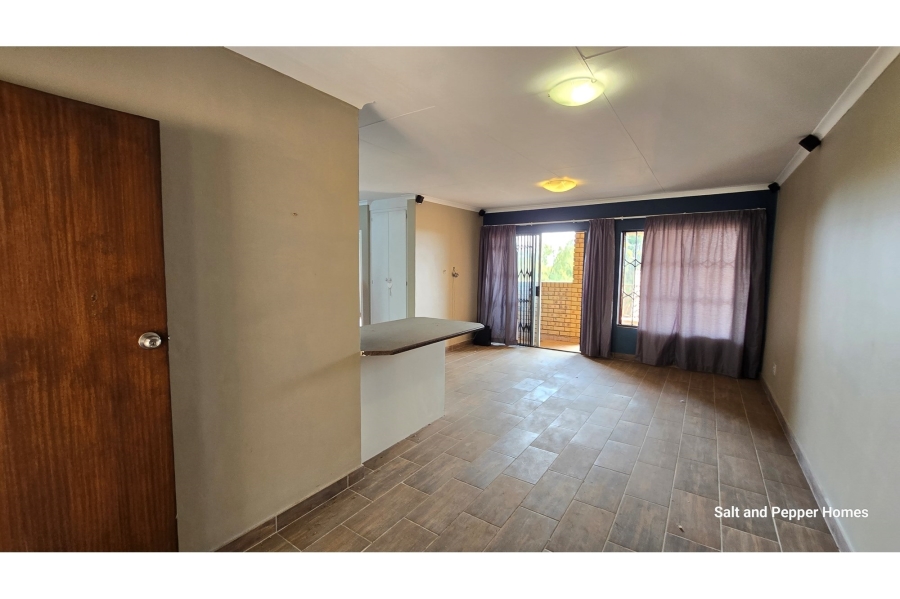 2 Bedroom Property for Sale in Magalieskruin Gauteng