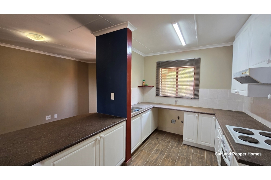 2 Bedroom Property for Sale in Magalieskruin Gauteng