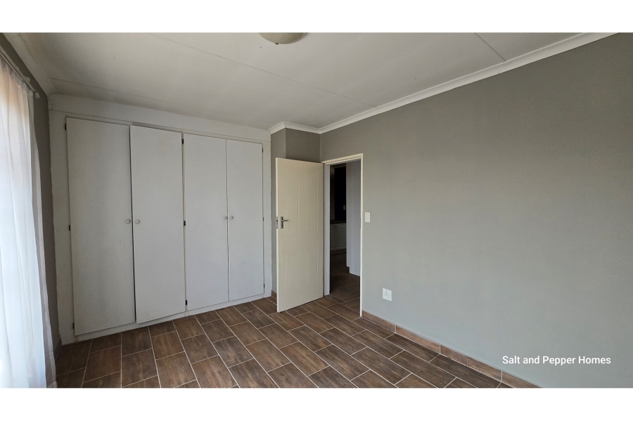 2 Bedroom Property for Sale in Magalieskruin Gauteng