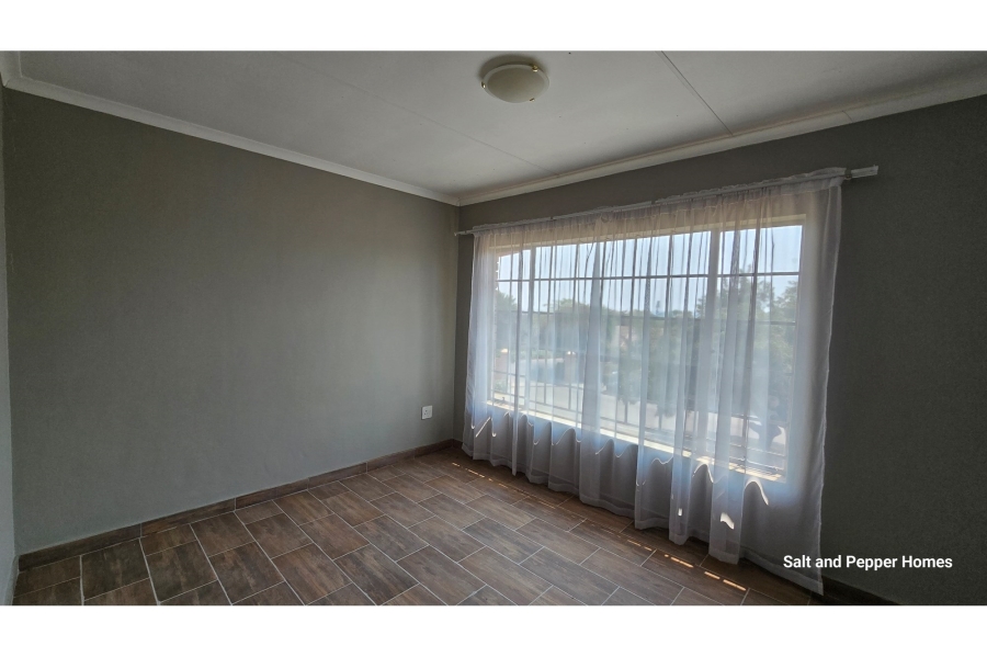 2 Bedroom Property for Sale in Magalieskruin Gauteng