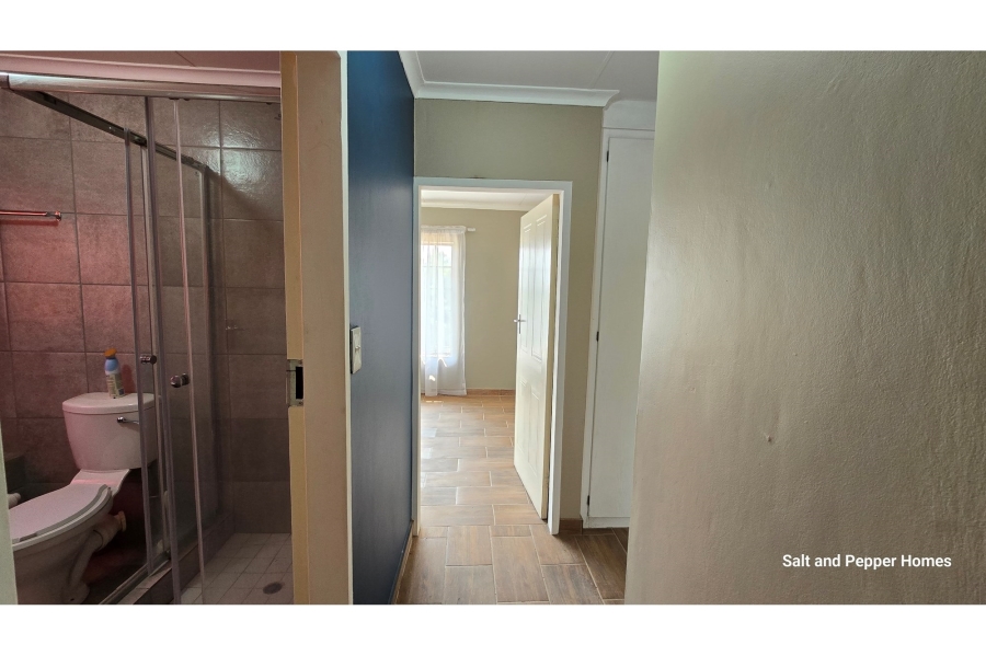 2 Bedroom Property for Sale in Magalieskruin Gauteng