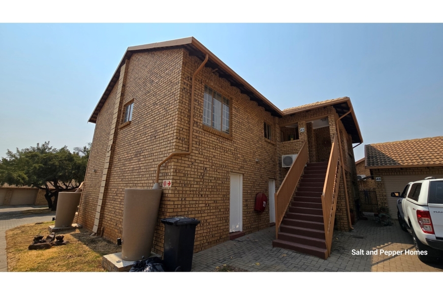 2 Bedroom Property for Sale in Magalieskruin Gauteng