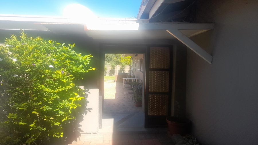 1 Bedroom Property for Sale in Vanderbijlpark SW 5 Gauteng