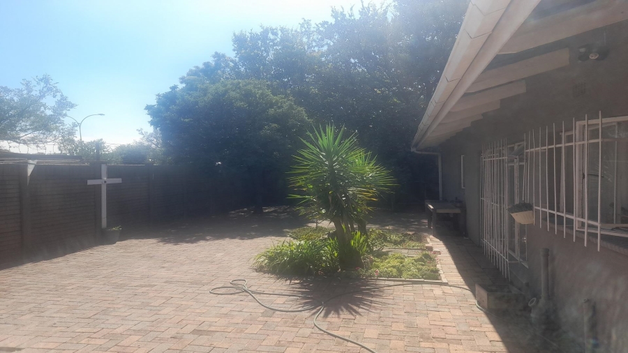 1 Bedroom Property for Sale in Vanderbijlpark SW 5 Gauteng