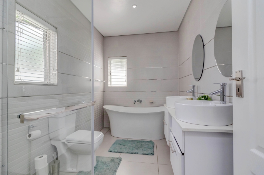 To Let 3 Bedroom Property for Rent in Craigavon Gauteng