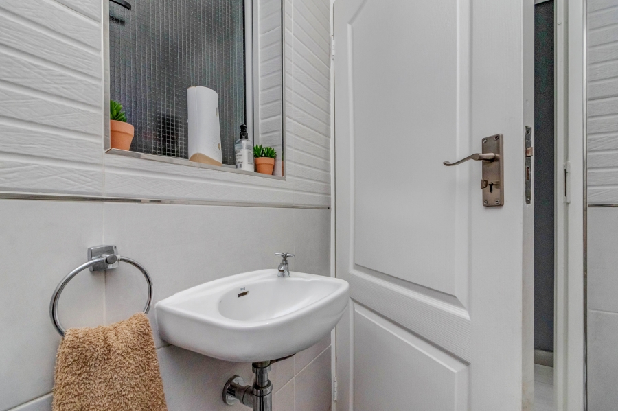 To Let 3 Bedroom Property for Rent in Craigavon Gauteng