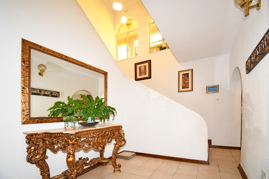 6 Bedroom Property for Sale in Northcliff Gauteng