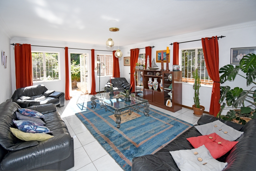 6 Bedroom Property for Sale in Northcliff Gauteng