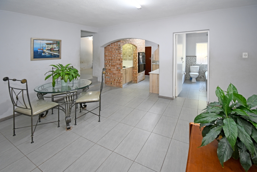 6 Bedroom Property for Sale in Northcliff Gauteng
