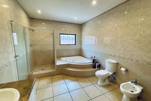 5 Bedroom Property for Sale in Meyersdal Gauteng