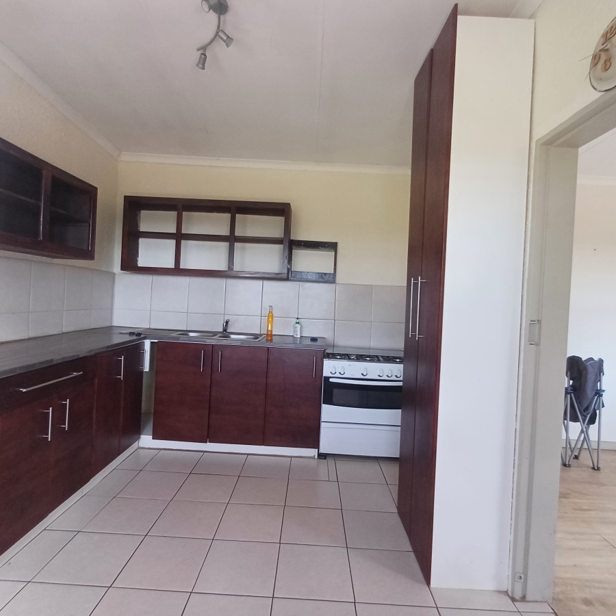 4 Bedroom Property for Sale in Nooitgedacht AH Gauteng