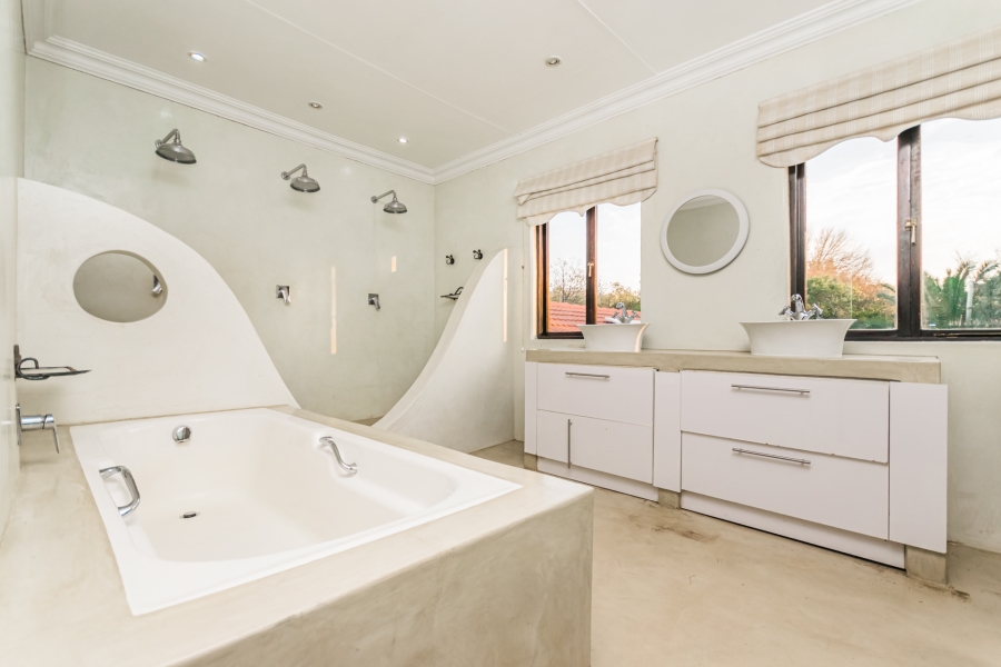 5 Bedroom Property for Sale in Chancliff A H Gauteng