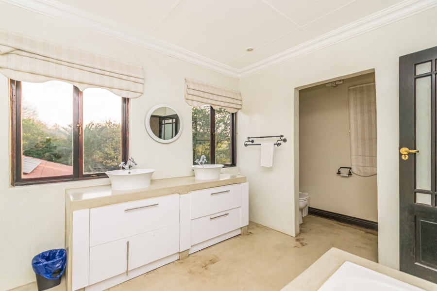 5 Bedroom Property for Sale in Chancliff A H Gauteng