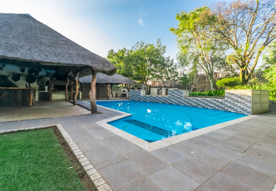 5 Bedroom Property for Sale in Chancliff A H Gauteng
