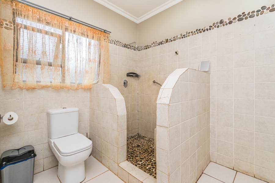 5 Bedroom Property for Sale in Chancliff A H Gauteng