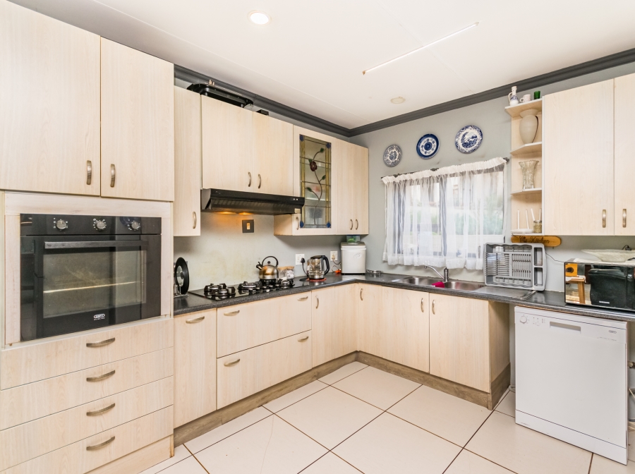 5 Bedroom Property for Sale in Chancliff A H Gauteng