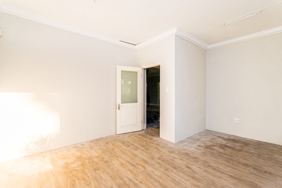 5 Bedroom Property for Sale in Chancliff A H Gauteng