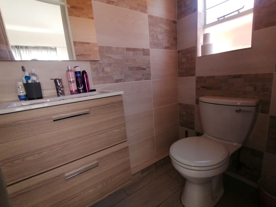2 Bedroom Property for Sale in Allens Nek Gauteng