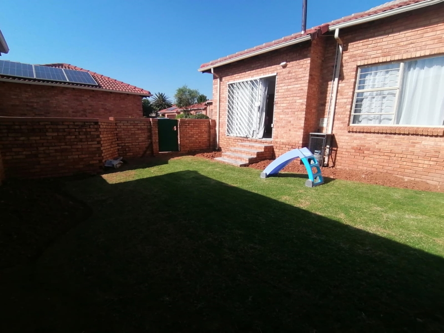 2 Bedroom Property for Sale in Allens Nek Gauteng