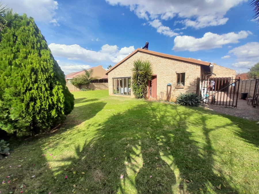 To Let 4 Bedroom Property for Rent in Vanderbijlpark SE 4 Gauteng
