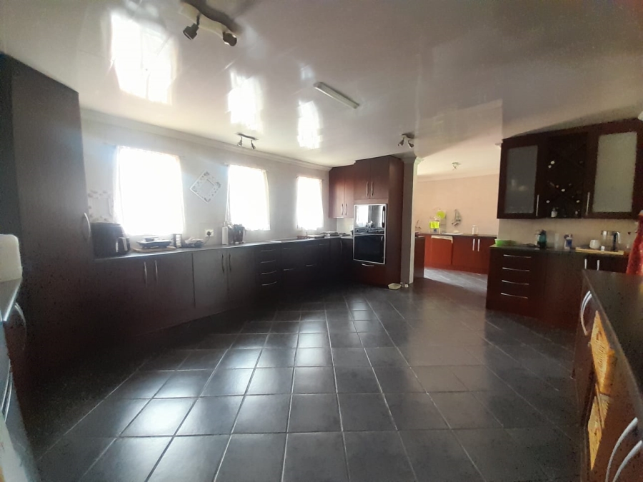 To Let 4 Bedroom Property for Rent in Vanderbijlpark SE 4 Gauteng
