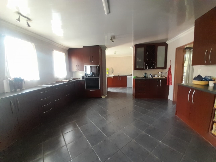 To Let 4 Bedroom Property for Rent in Vanderbijlpark SE 4 Gauteng