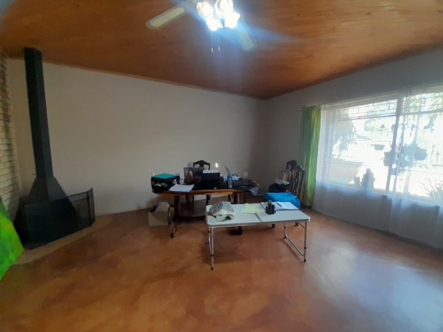 To Let 4 Bedroom Property for Rent in Vanderbijlpark SE 4 Gauteng