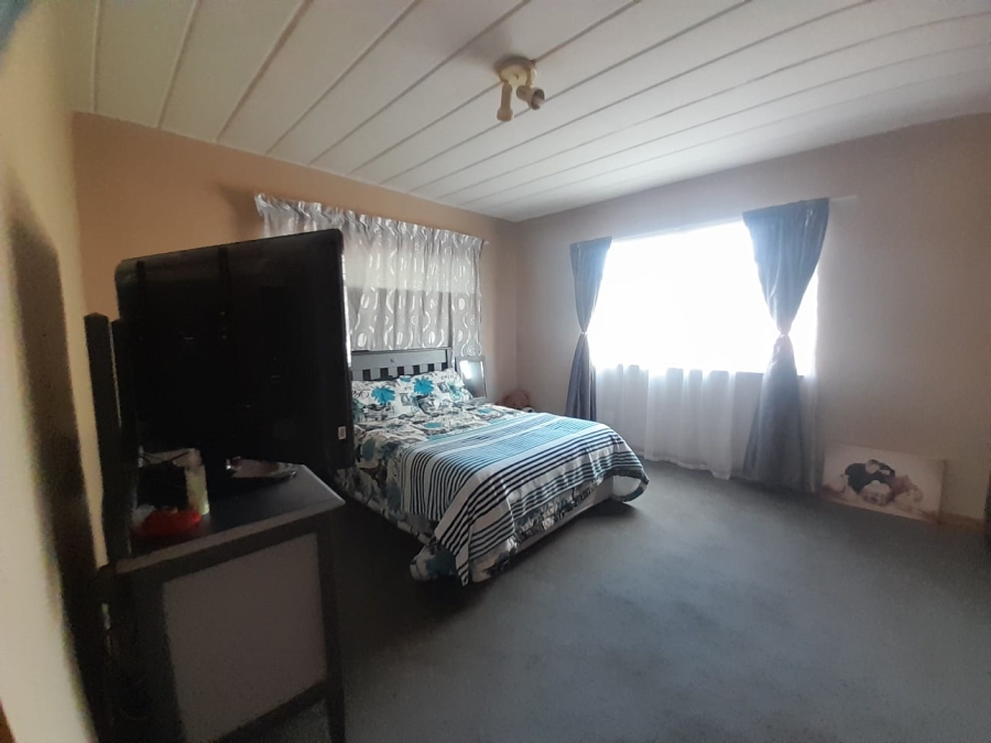 To Let 4 Bedroom Property for Rent in Vanderbijlpark SE 4 Gauteng