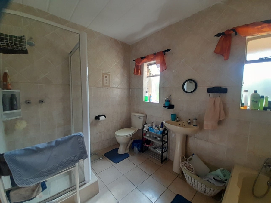 To Let 4 Bedroom Property for Rent in Vanderbijlpark SE 4 Gauteng