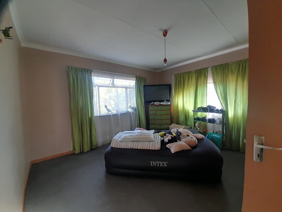 To Let 4 Bedroom Property for Rent in Vanderbijlpark SE 4 Gauteng