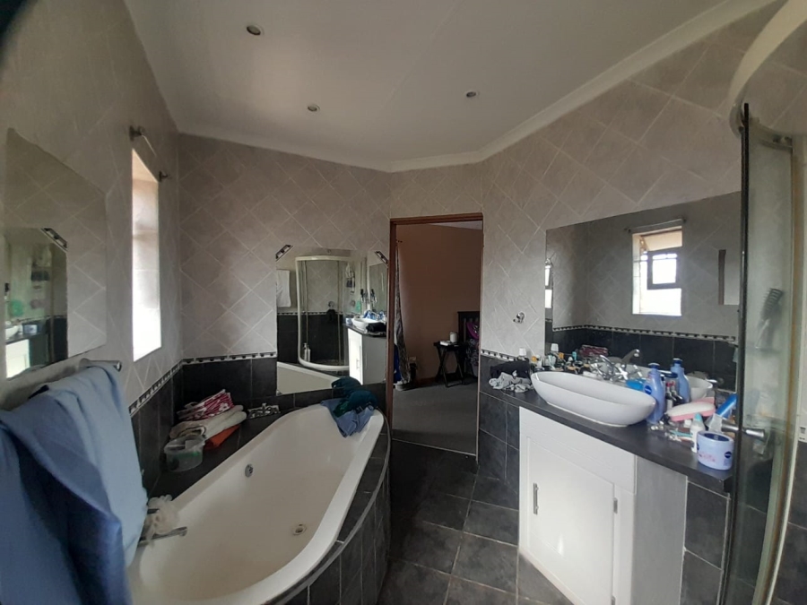 To Let 4 Bedroom Property for Rent in Vanderbijlpark SE 4 Gauteng