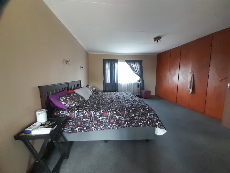 To Let 4 Bedroom Property for Rent in Vanderbijlpark SE 4 Gauteng
