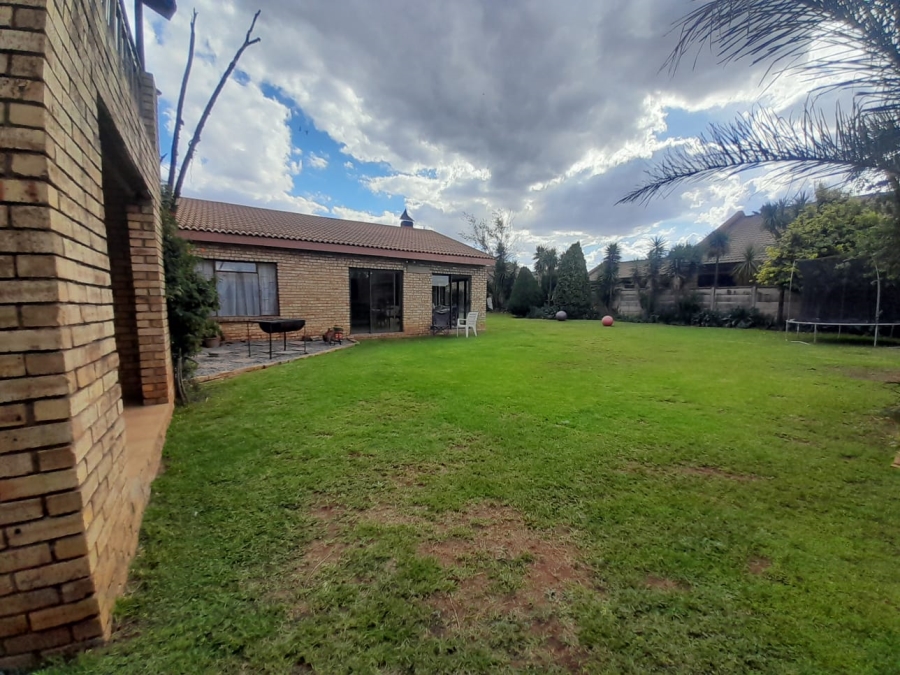 To Let 4 Bedroom Property for Rent in Vanderbijlpark SE 4 Gauteng