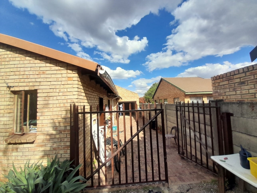 To Let 4 Bedroom Property for Rent in Vanderbijlpark SE 4 Gauteng