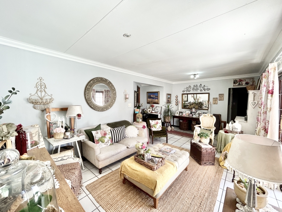 To Let 4 Bedroom Property for Rent in Halfway Gardens Gauteng