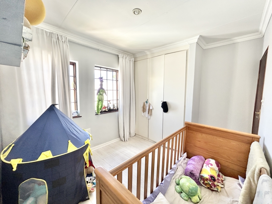 To Let 4 Bedroom Property for Rent in Halfway Gardens Gauteng