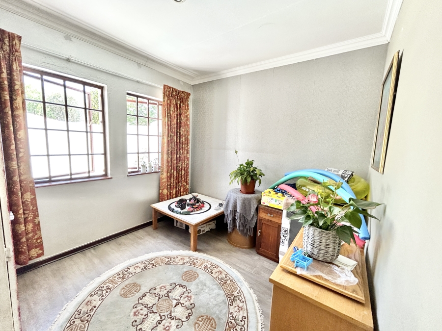 To Let 4 Bedroom Property for Rent in Halfway Gardens Gauteng