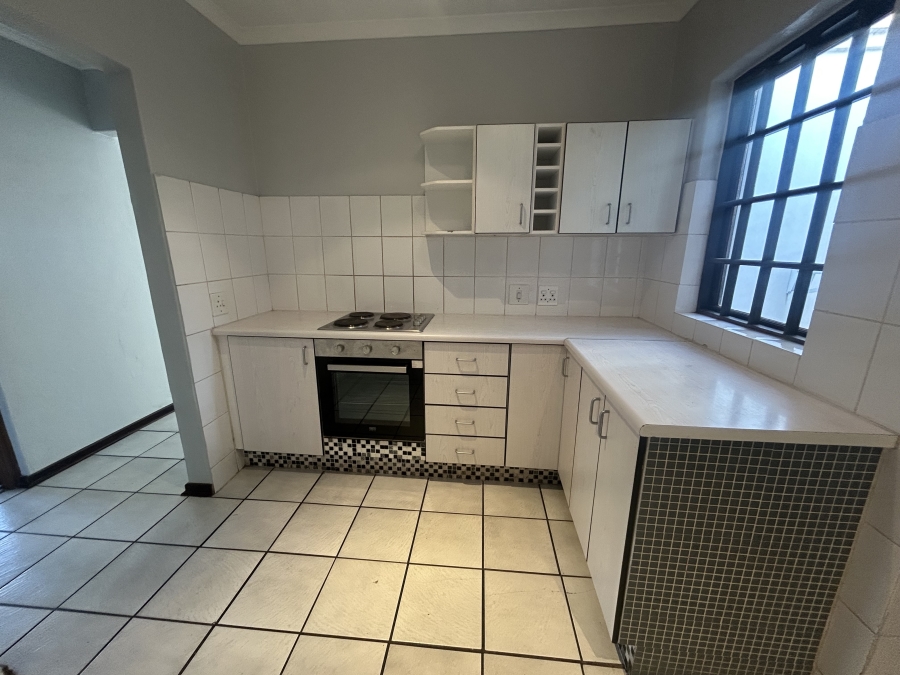 To Let 4 Bedroom Property for Rent in Halfway Gardens Gauteng