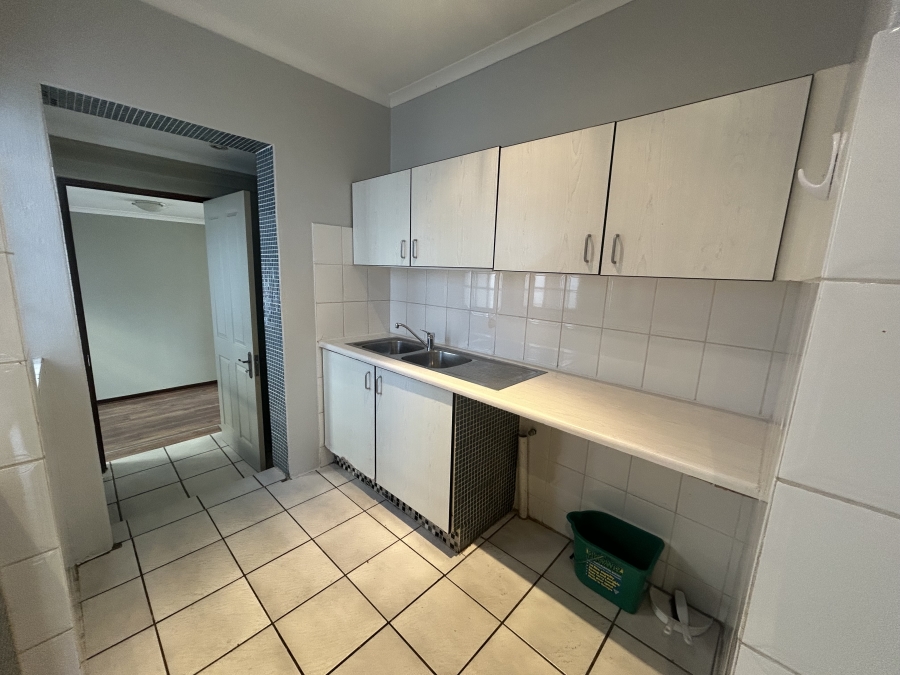 To Let 4 Bedroom Property for Rent in Halfway Gardens Gauteng