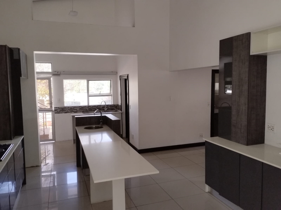 5 Bedroom Property for Sale in Westdene Gauteng