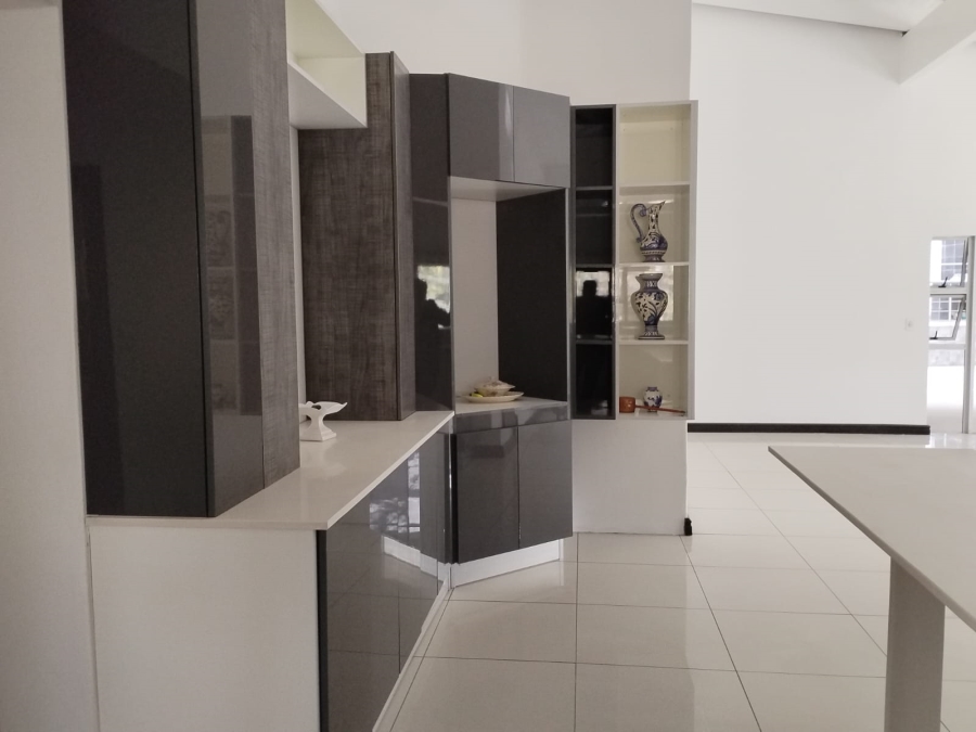 5 Bedroom Property for Sale in Westdene Gauteng