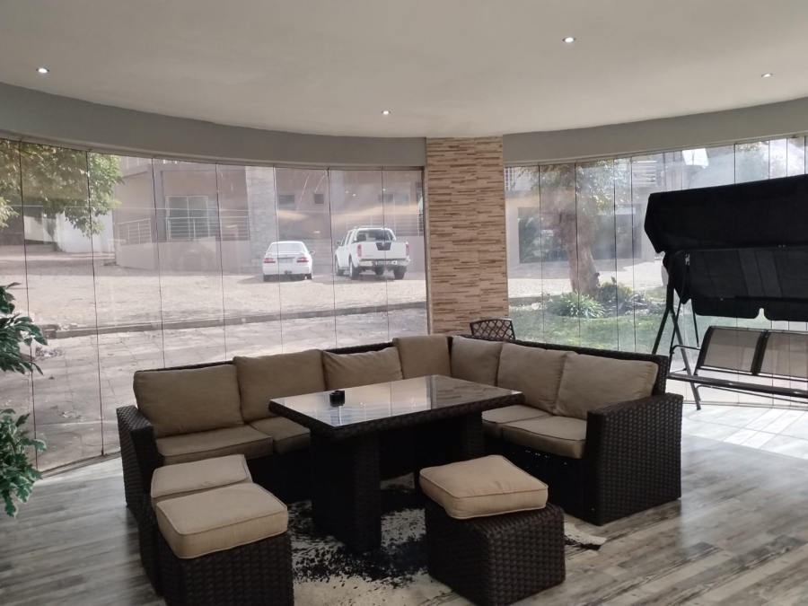 5 Bedroom Property for Sale in Westdene Gauteng