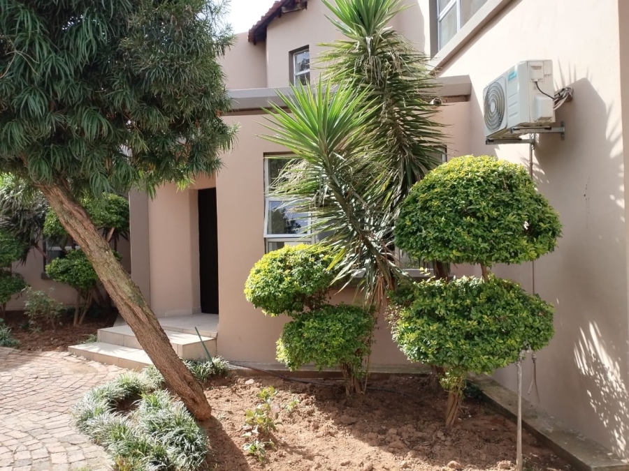 5 Bedroom Property for Sale in Westdene Gauteng