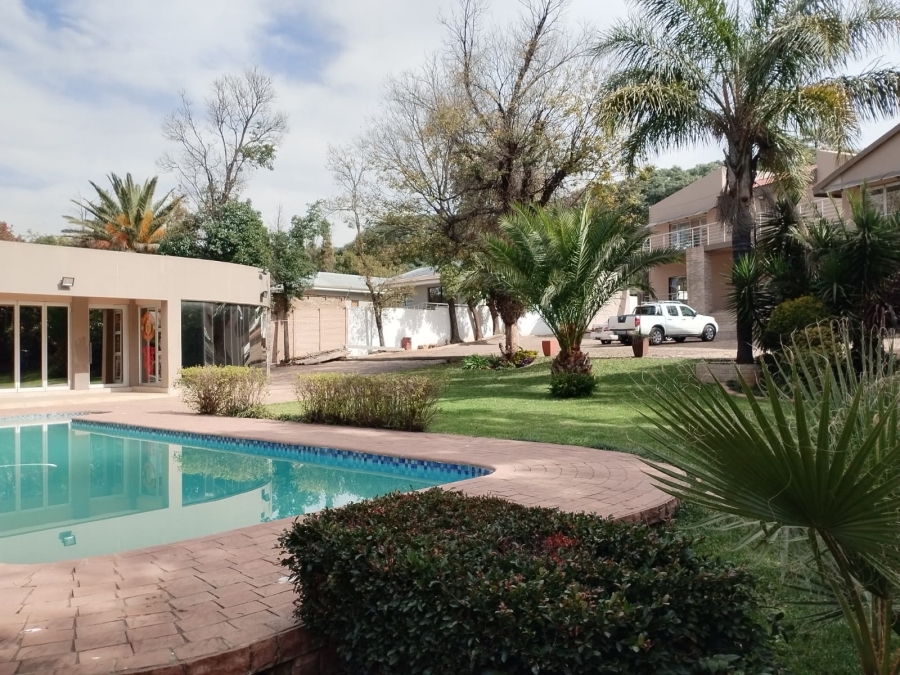 5 Bedroom Property for Sale in Westdene Gauteng