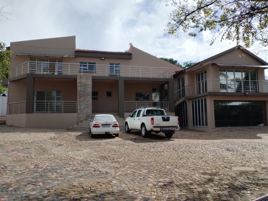 5 Bedroom Property for Sale in Westdene Gauteng