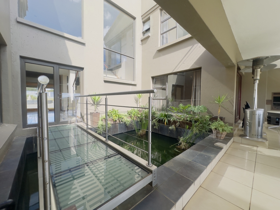 6 Bedroom Property for Sale in Blue Saddle Ranches Gauteng