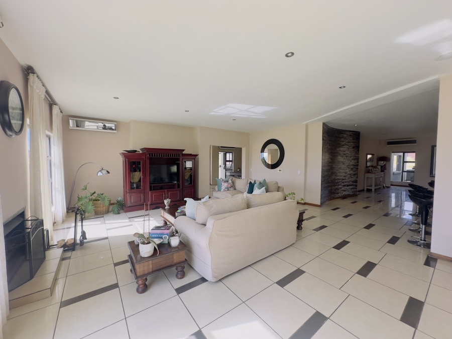 6 Bedroom Property for Sale in Blue Saddle Ranches Gauteng