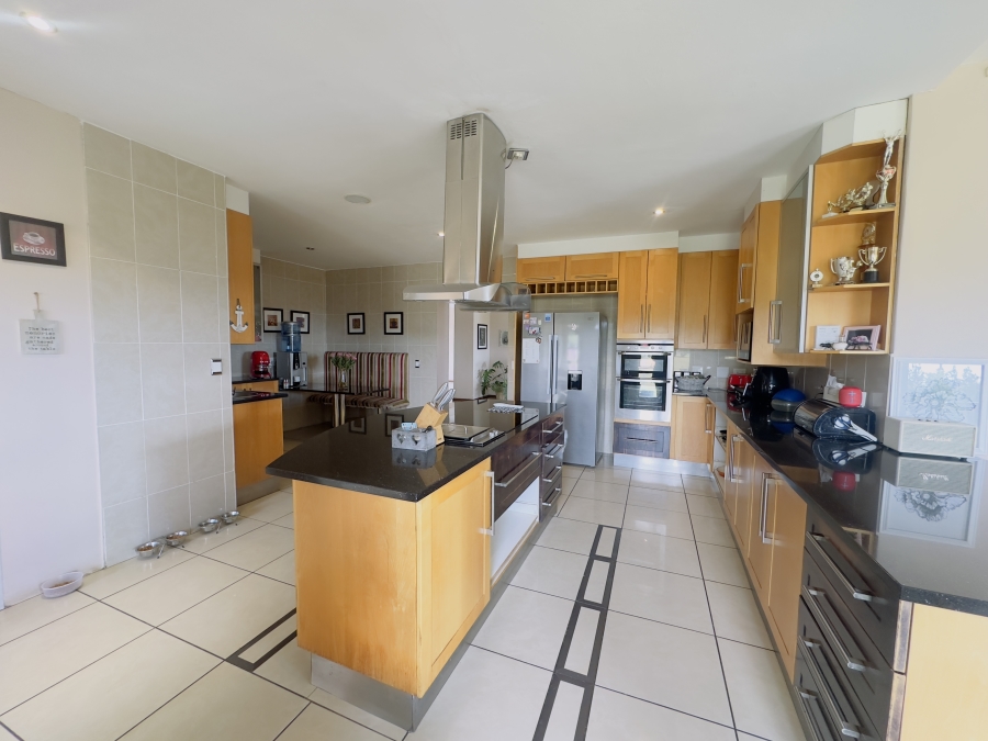 6 Bedroom Property for Sale in Blue Saddle Ranches Gauteng