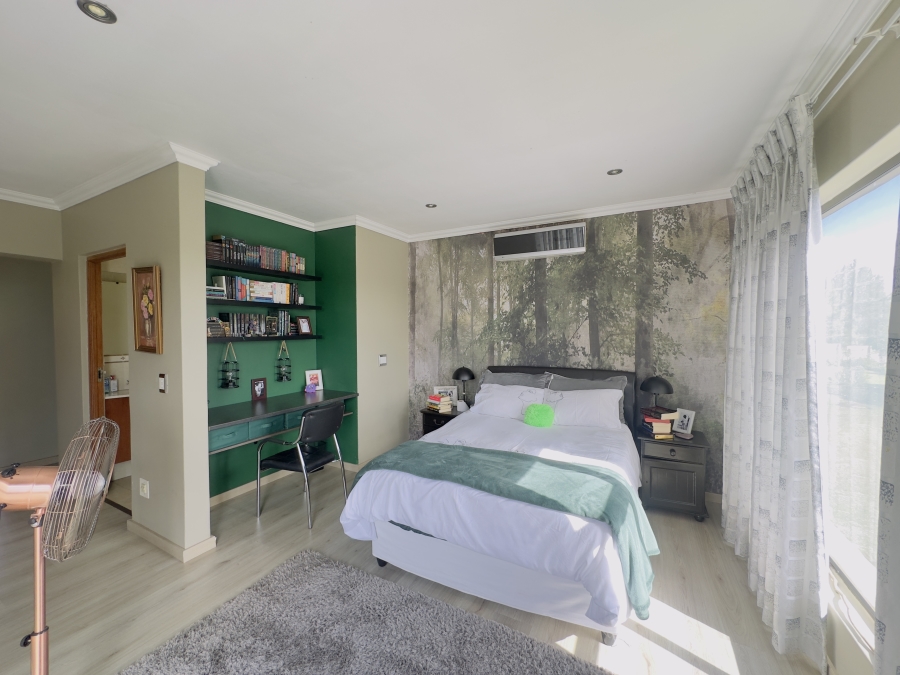 6 Bedroom Property for Sale in Blue Saddle Ranches Gauteng