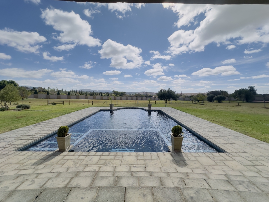6 Bedroom Property for Sale in Blue Saddle Ranches Gauteng